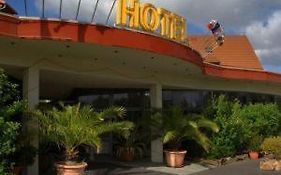 West Hotel An Der Saechsischen Weinstrasse